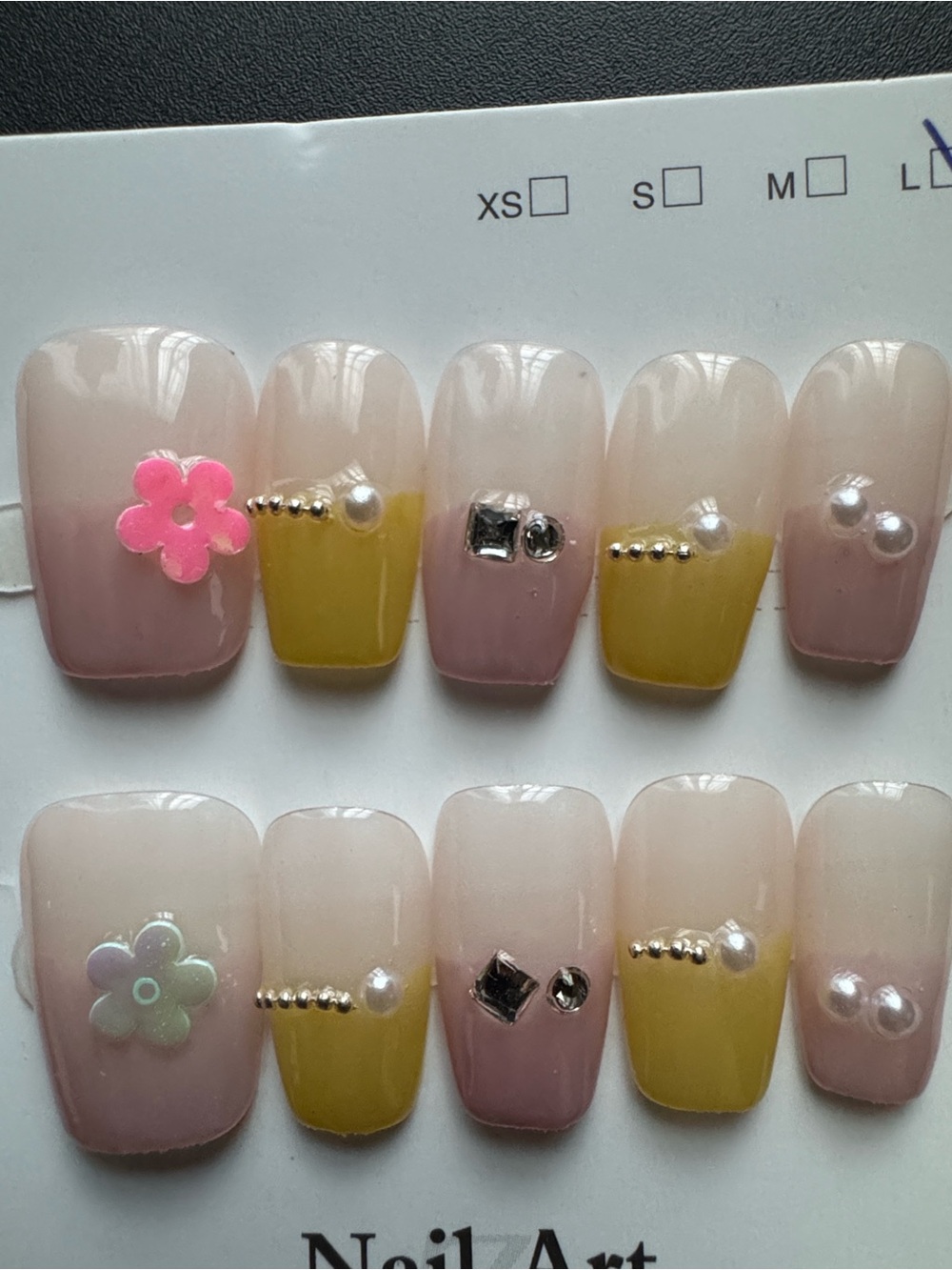 Nail Art Press-On Set – Pink & Yellow Floral Accent